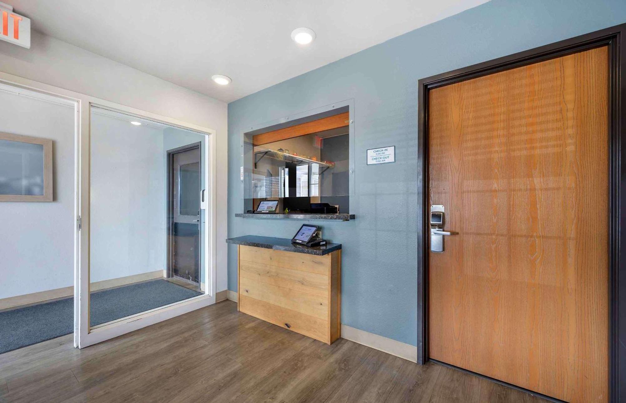 Extended Stay America Select Suites - Wichita - South Екстер'єр фото