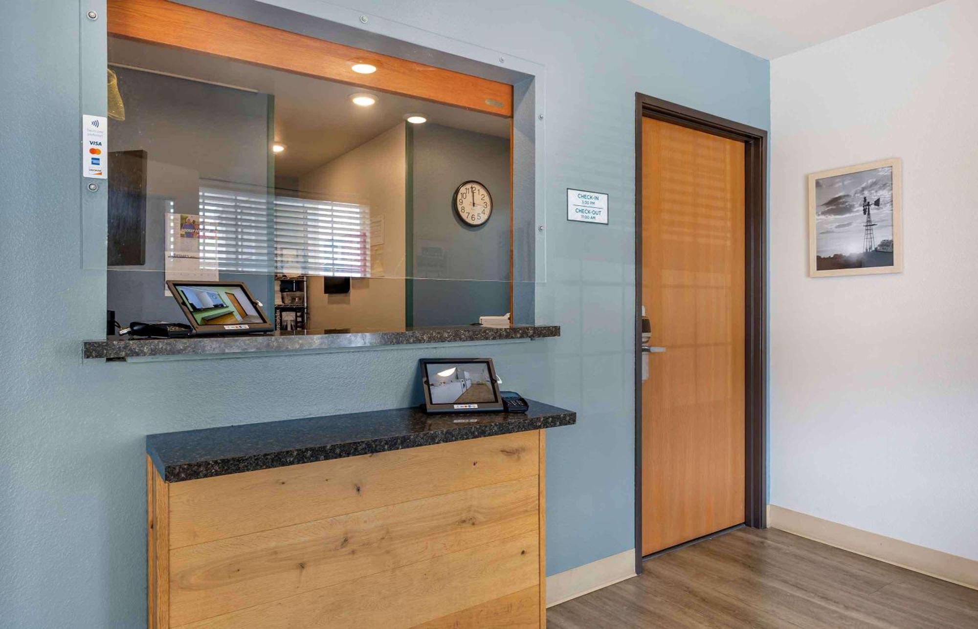 Extended Stay America Select Suites - Wichita - South Екстер'єр фото